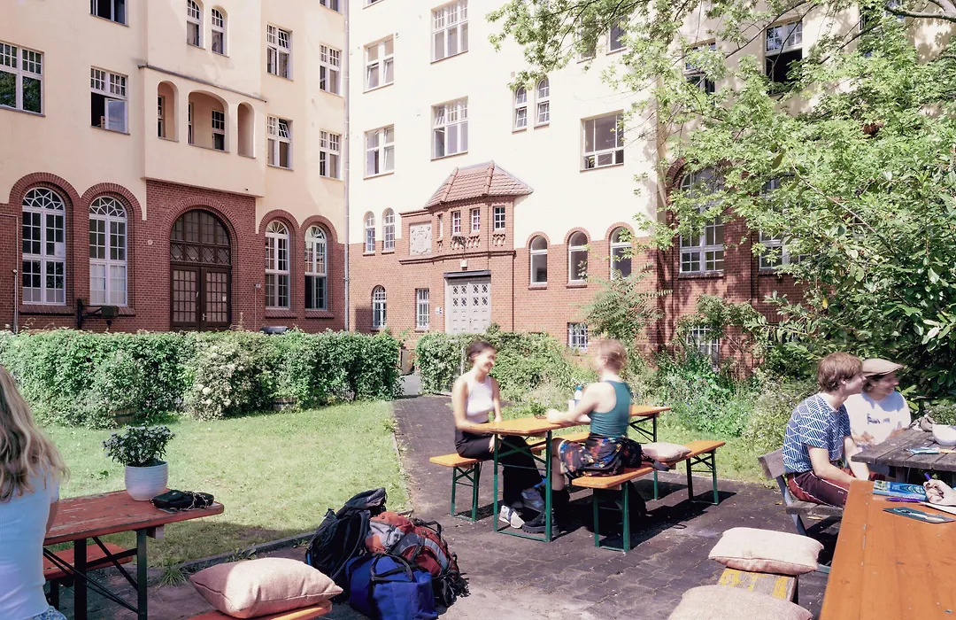Three Little Pigs Hostel - Your Berlin Castle-1